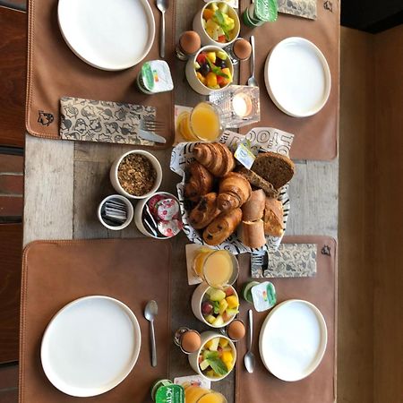Cafe Coureur Borgloon Hotel Bagian luar foto