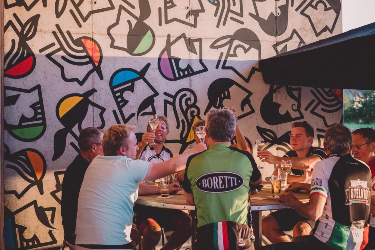 Cafe Coureur Borgloon Hotel Bagian luar foto